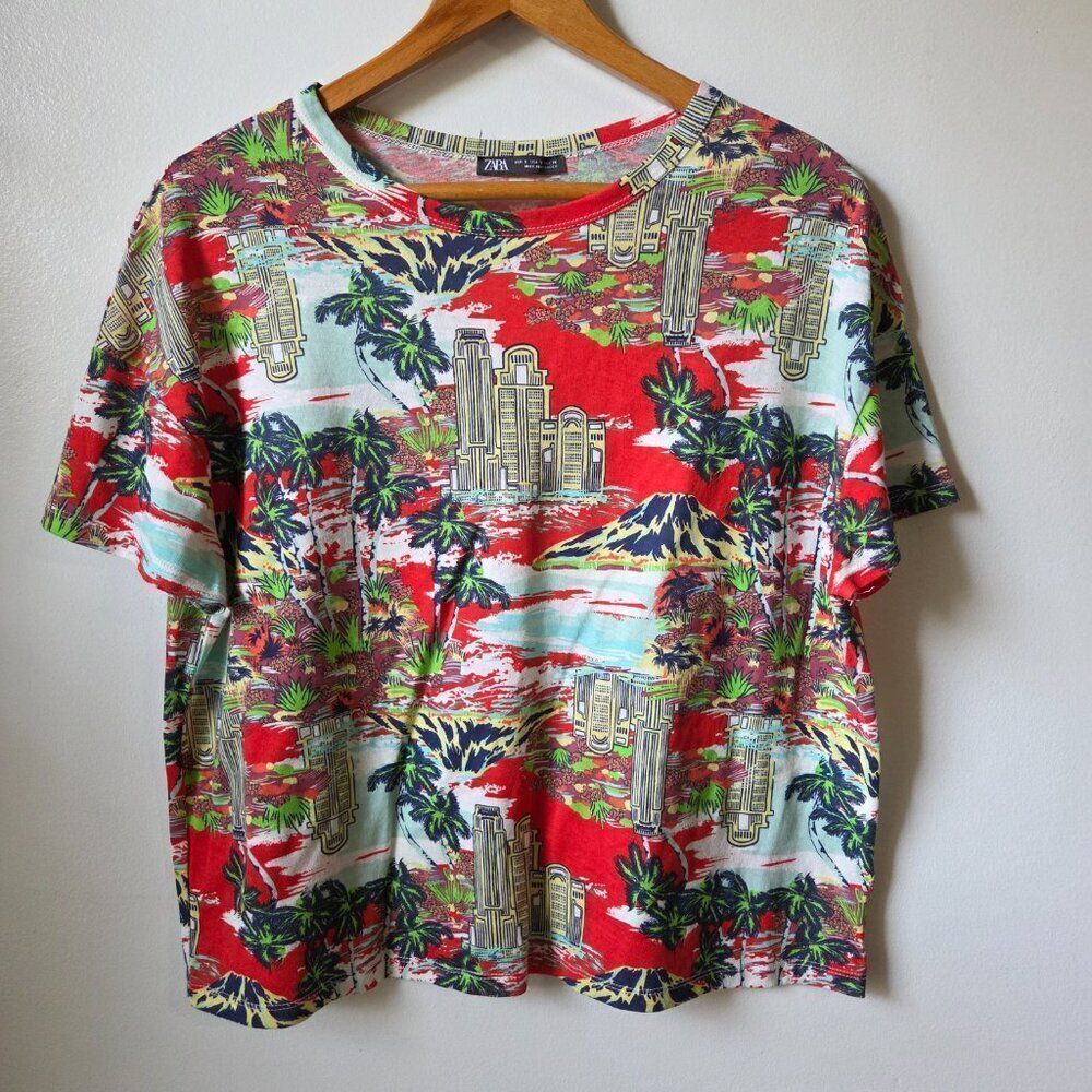 EUC LIKE NEW ZARA PRINTED CREW NECK TEE SIZE SMALL